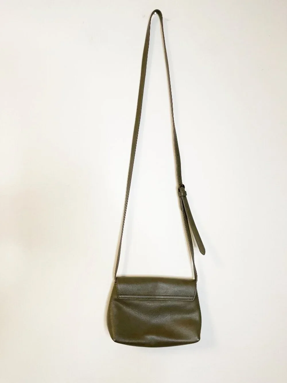 Universal Thread Olive Green Crossbody Purse Envelope Flap Adjustable Strap